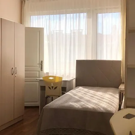 Hostel Moda Female Only